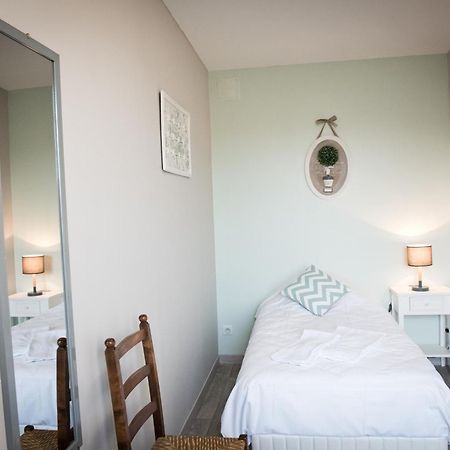 Logis Hotel Restaurant Le Relais Fleuri Vervins Dış mekan fotoğraf