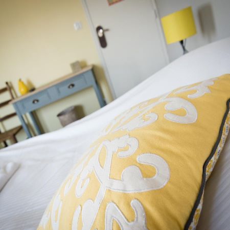 Logis Hotel Restaurant Le Relais Fleuri Vervins Dış mekan fotoğraf