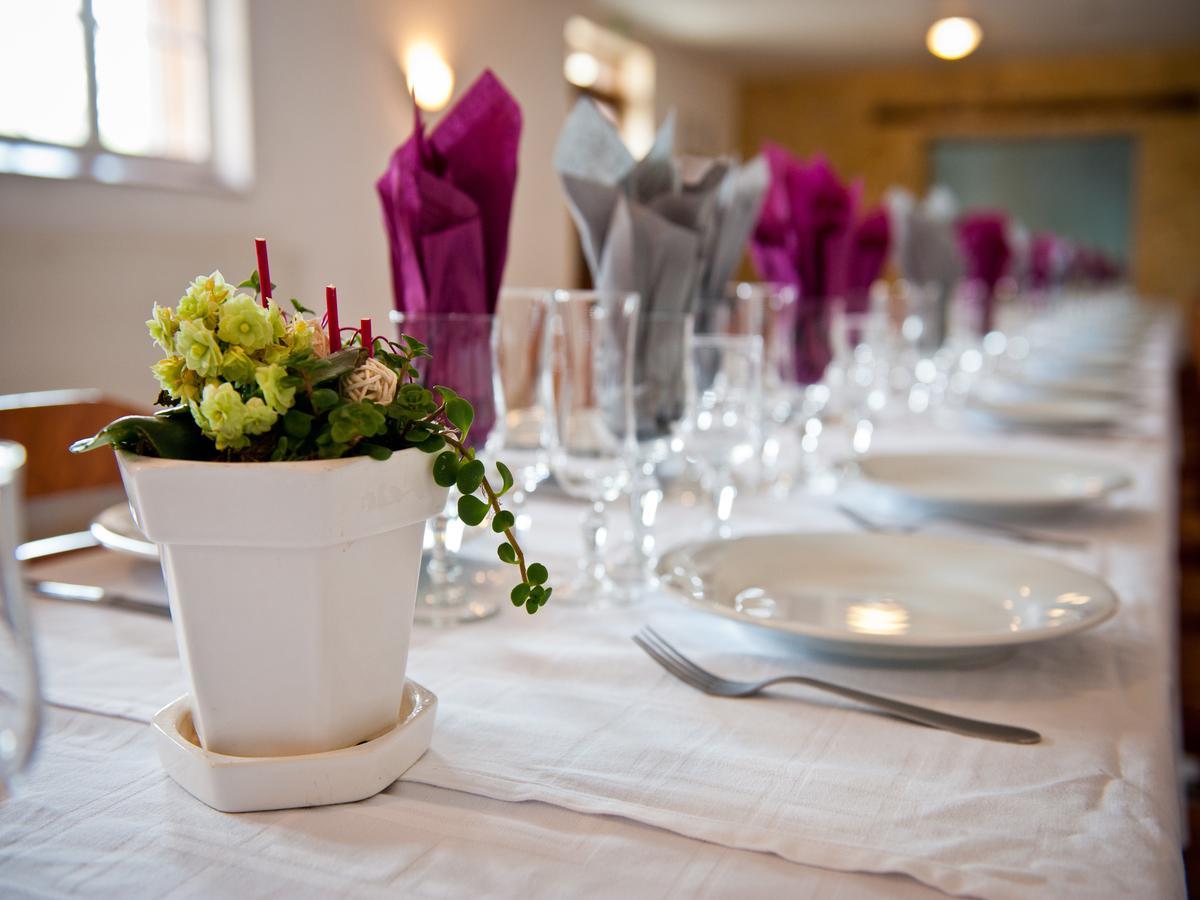 Logis Hotel Restaurant Le Relais Fleuri Vervins Dış mekan fotoğraf