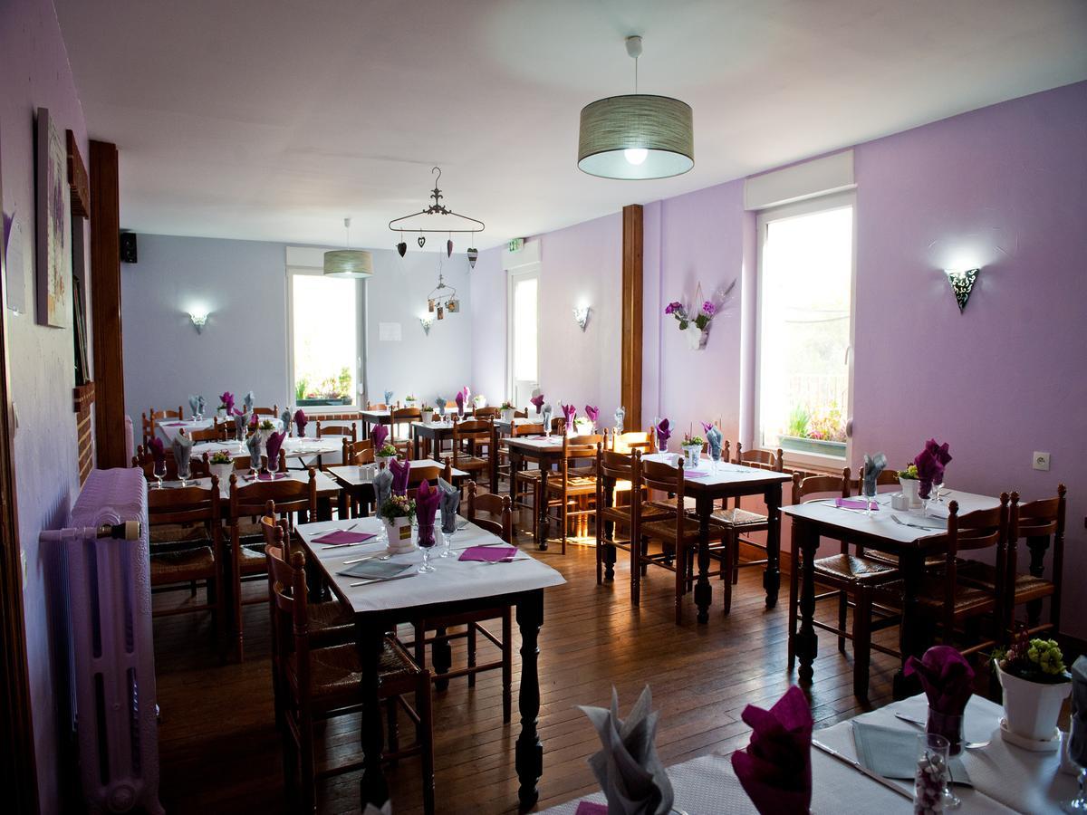 Logis Hotel Restaurant Le Relais Fleuri Vervins Dış mekan fotoğraf