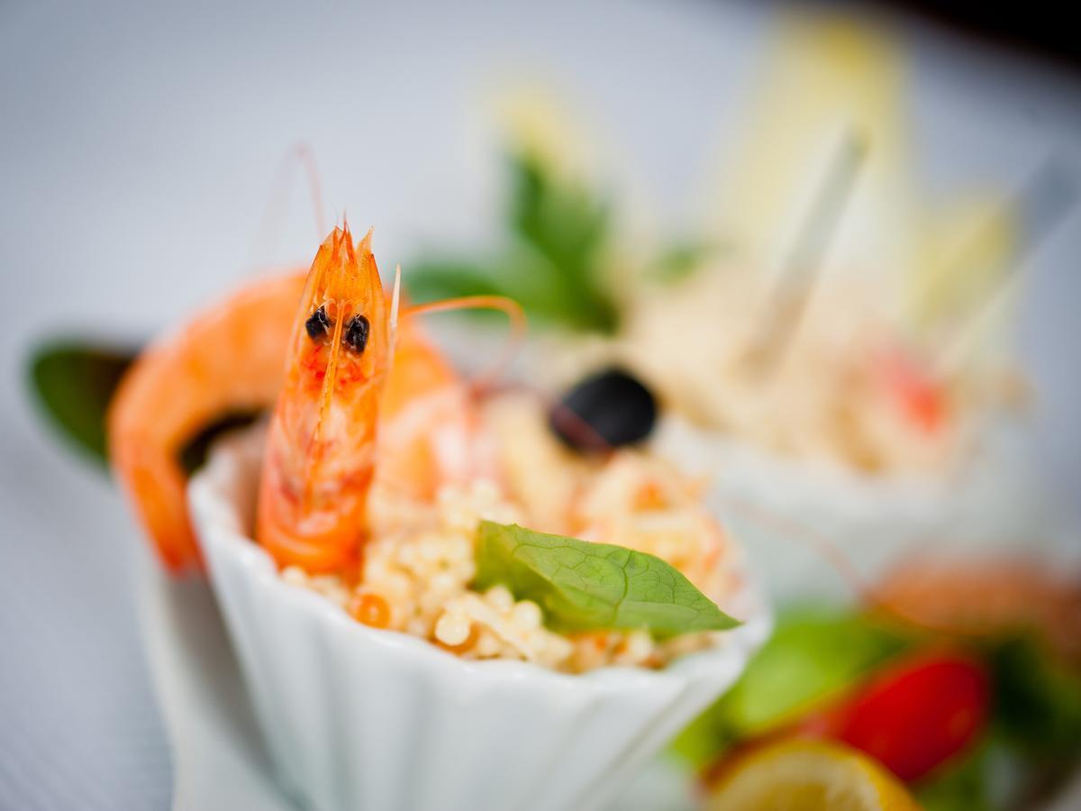 Logis Hotel Restaurant Le Relais Fleuri Vervins Dış mekan fotoğraf